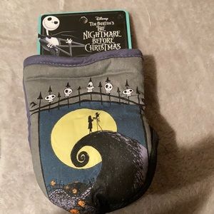 Disney nightmare before Christmas oversized mini over mitts brand new